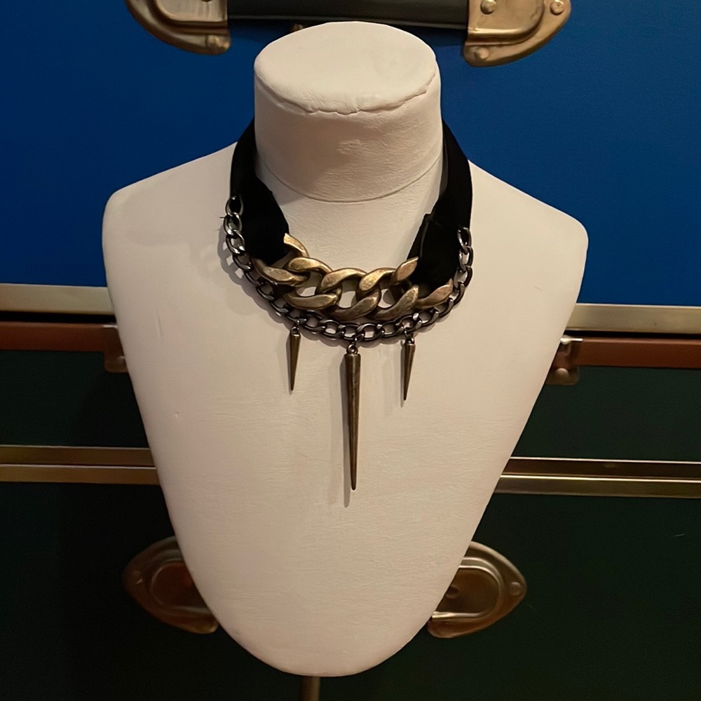 H&M Chocker